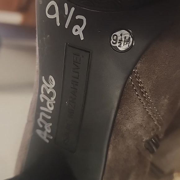 Isaac Mizrahi Boots - Picture 5 of 7